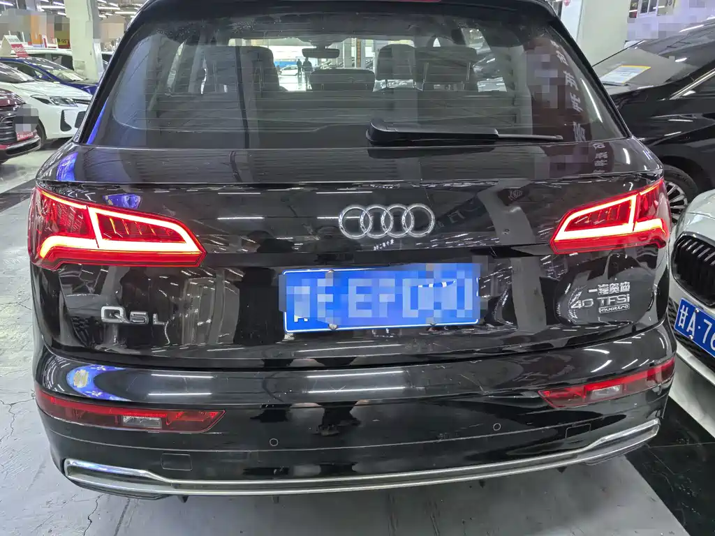 Audi Q5L — миниатюра 5