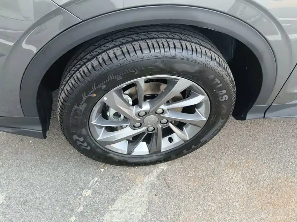 Geely Binyue — миниатюра 23