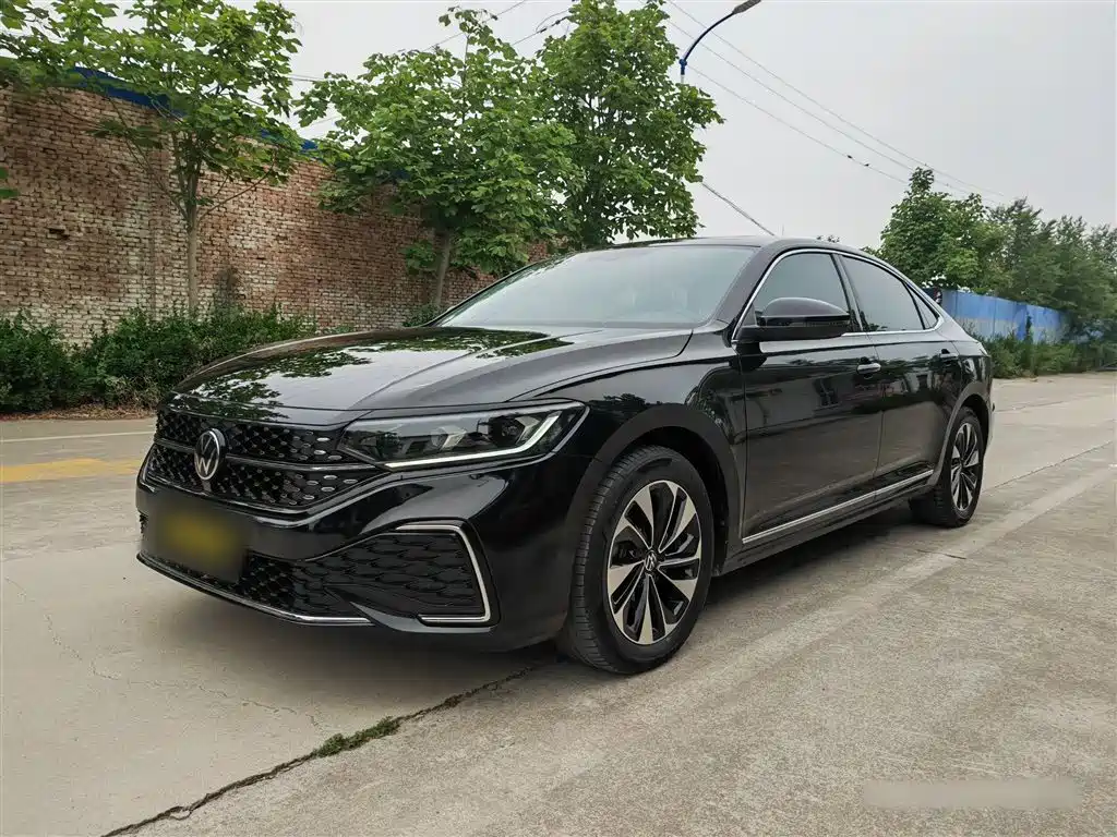 Volkswagen Passat 2023