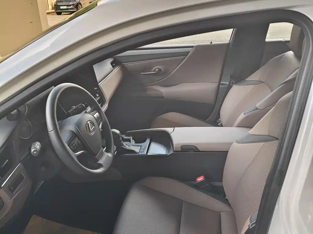 Lexus ES — миниатюра 4