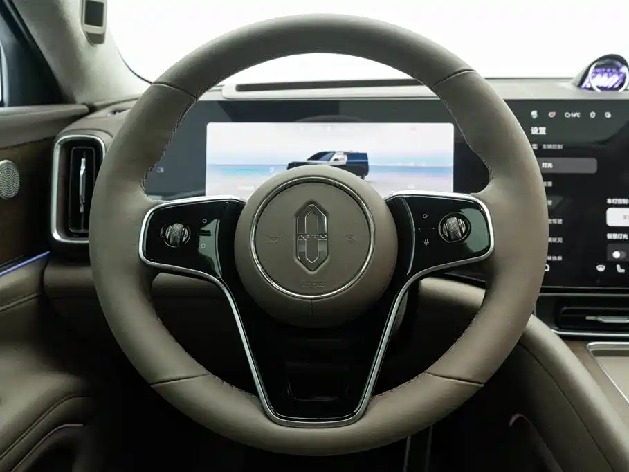 AITO ASK THE WORLD M9