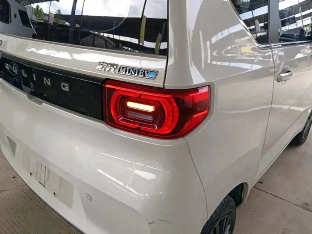Wuling MINIEV — миниатюра 8