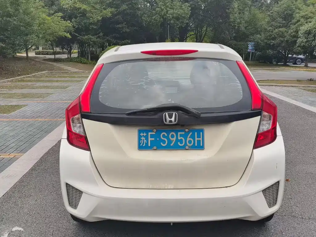 Honda Fit — миниатюра 8