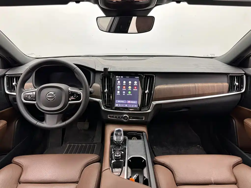 Volvo S90 — миниатюра 10