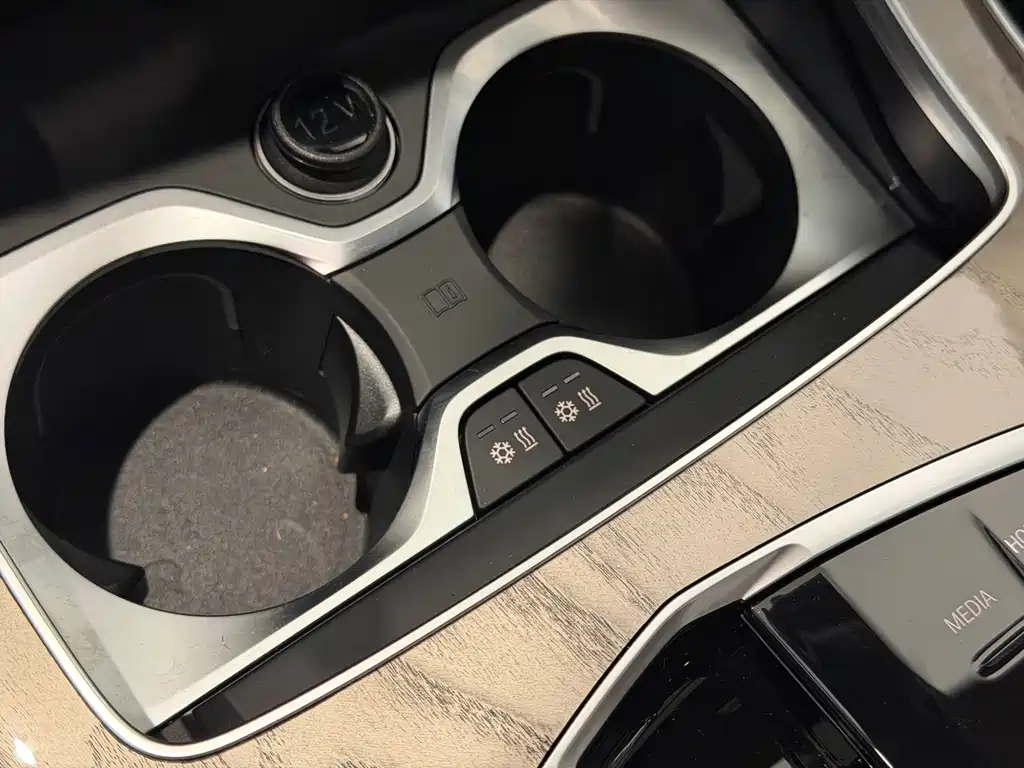 BMW X7 — миниатюра 12