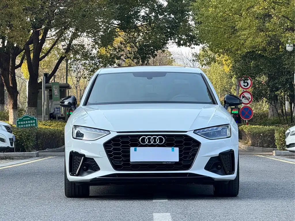 Audi A4L 2024 40 TFSI Luxury
