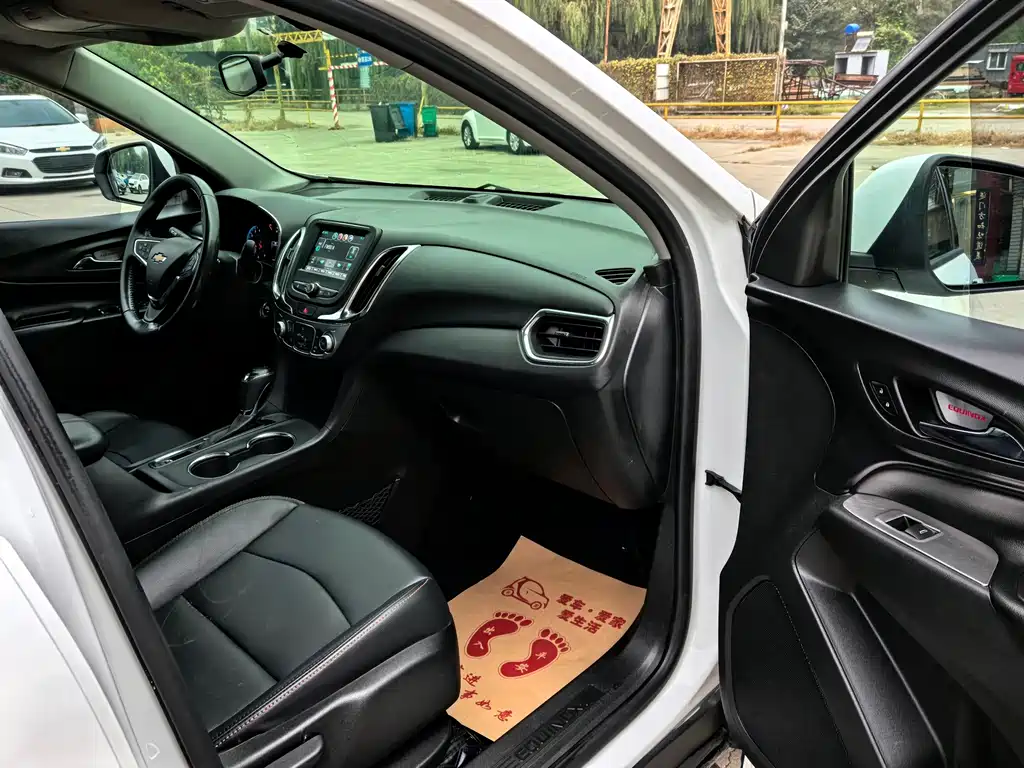 Chevrolet Equinox — миниатюра 13