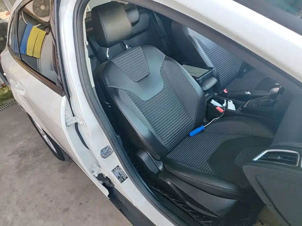 Ford Focus — миниатюра 25