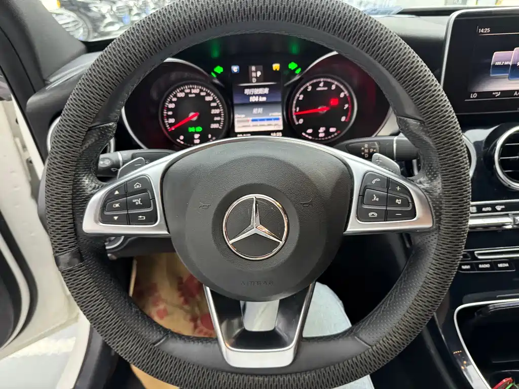 Mercedes-Benz C-Class — миниатюра 12