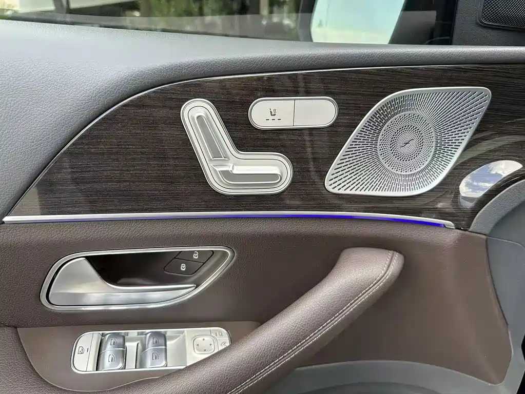 Mercedes-Benz GLE (Import) — миниатюра 22
