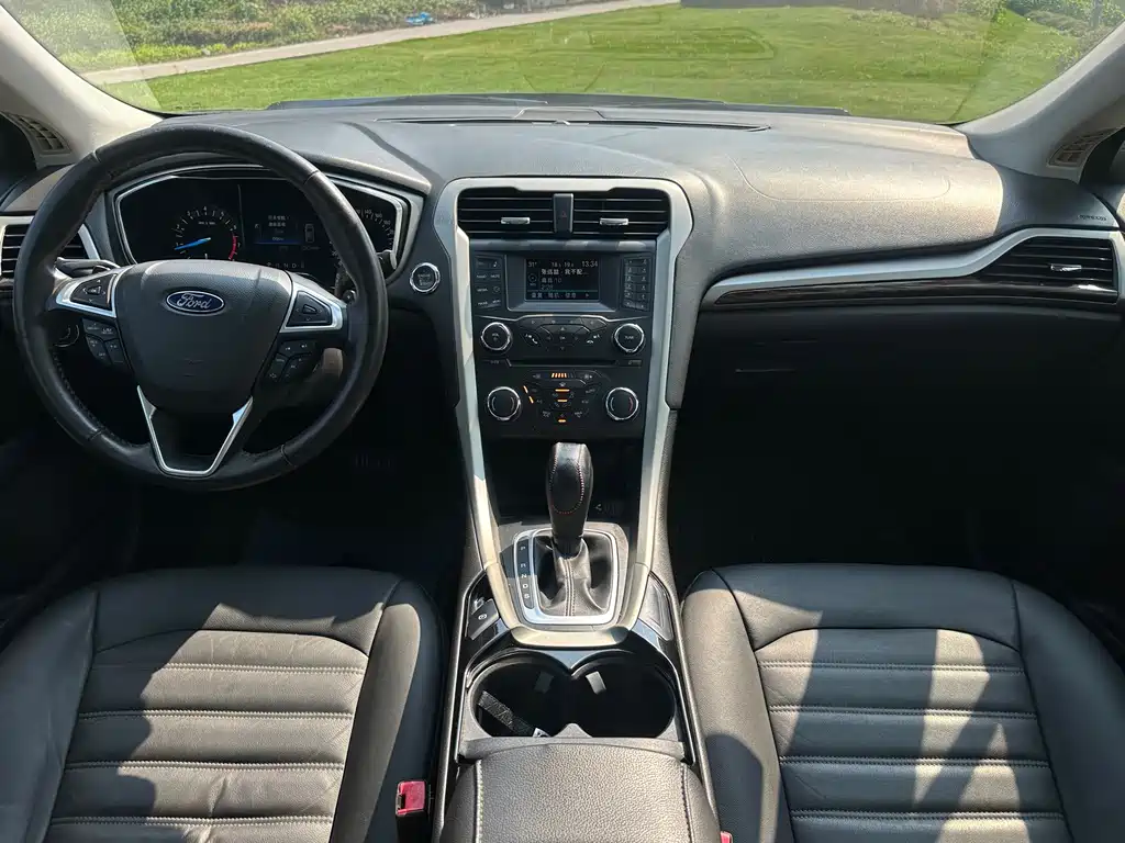 Ford Mondeo — миниатюра 9