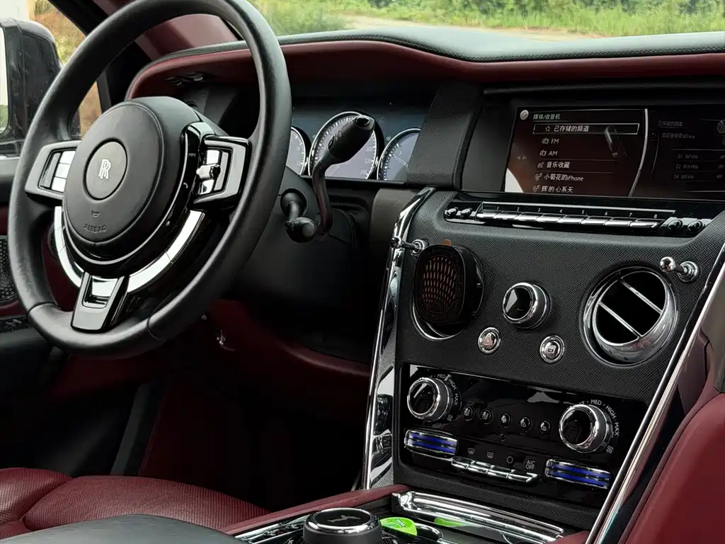 Rolls-Royce Cullinan — миниатюра 10