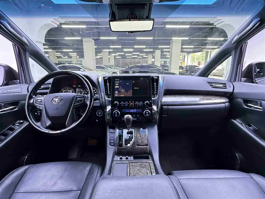 Toyota Alphard — фотографии объявления, Фото 18