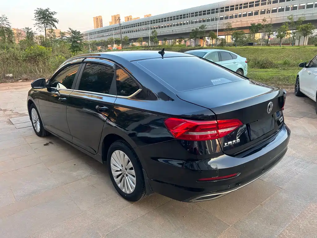 Volkswagen Lavida — миниатюра 6
