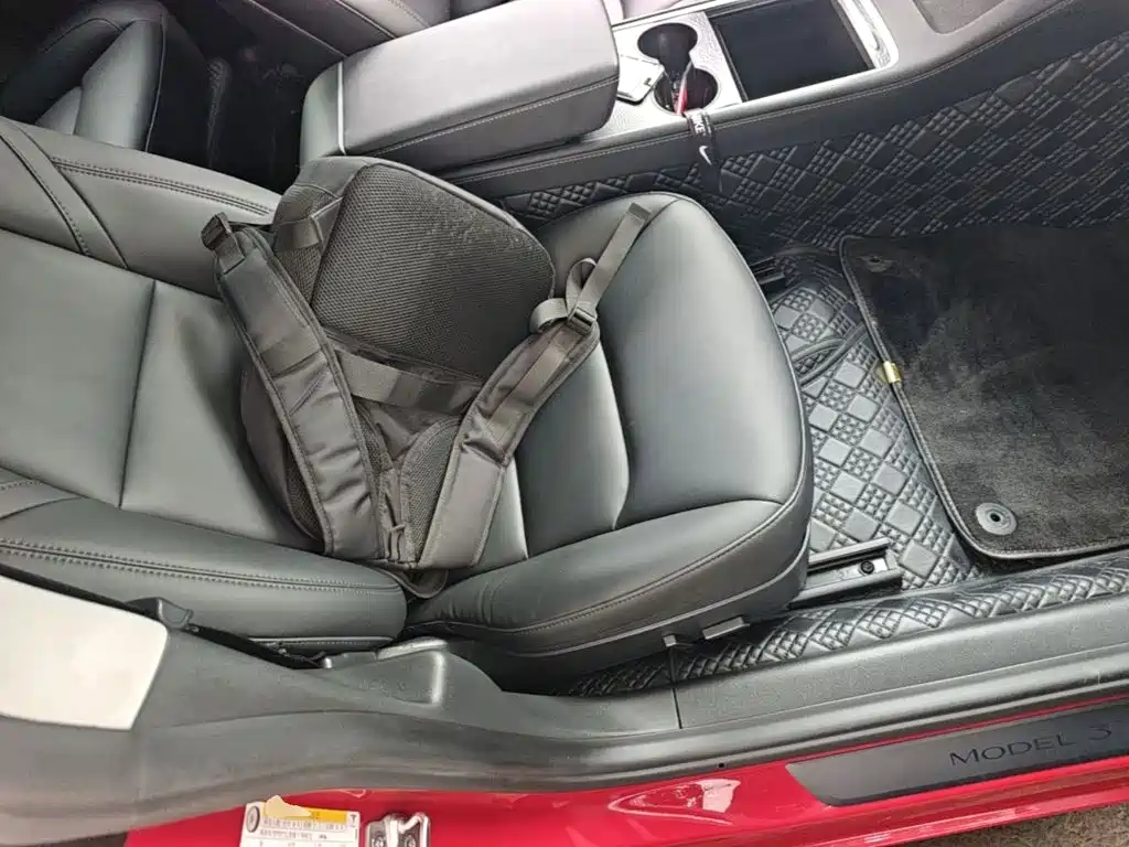 Tesla Model 3 — миниатюра 25