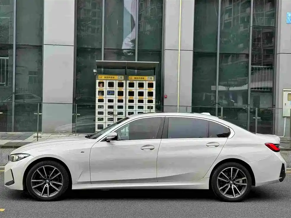 BMW 3 Series — миниатюра 3