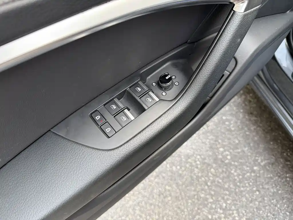 Audi A6L — миниатюра 9