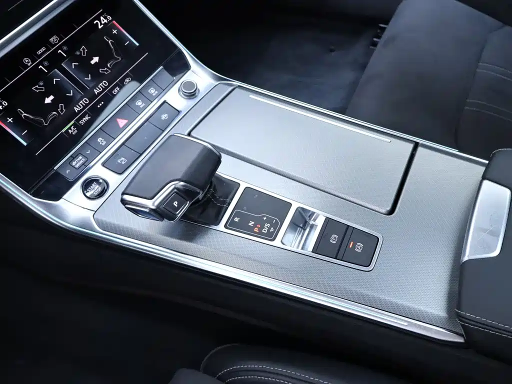 Audi A7L — миниатюра 12