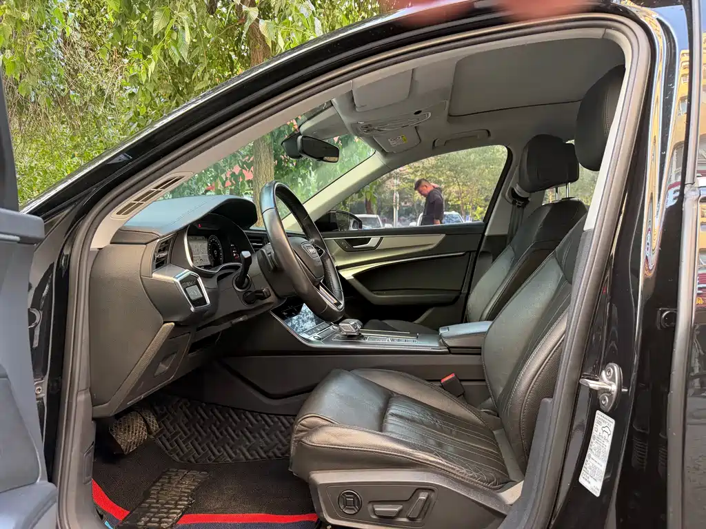 Audi A6L 2022 40 TFSI Luxury