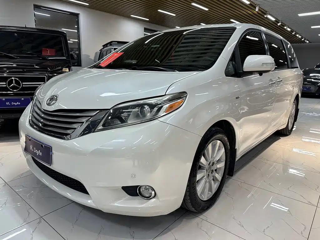Toyota Sienna — миниатюра 3