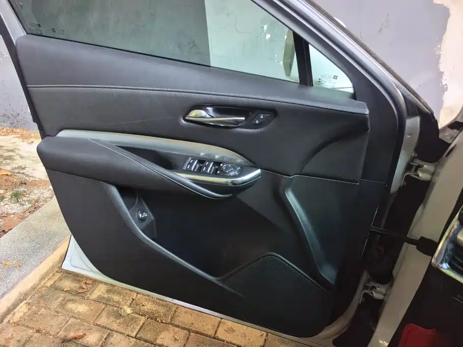 Cadillac XT4 — миниатюра 7