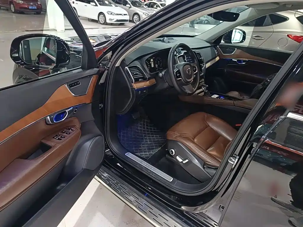 Volvo XC90 — миниатюра 16