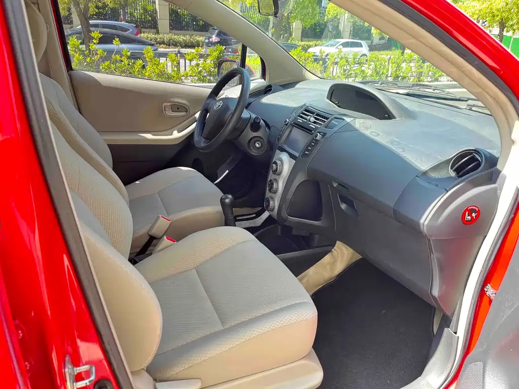Toyota Yaris 2009 1.6E MT Comfort
