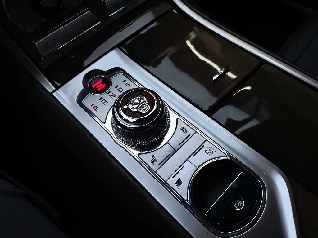 Jaguar XF — миниатюра 16