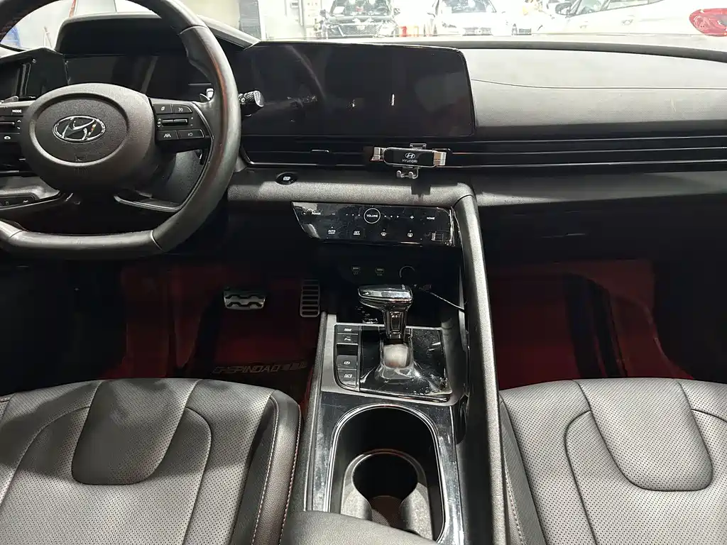Hyundai Elantra — миниатюра 12