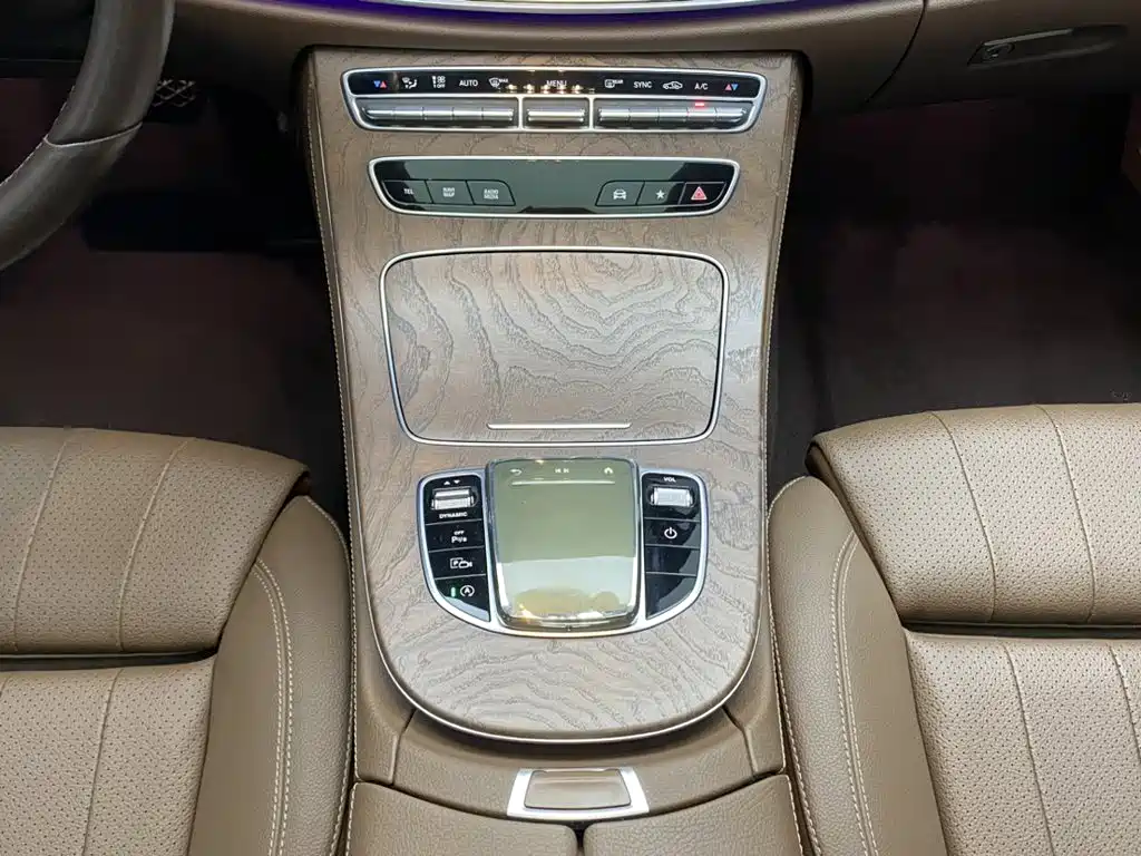 Mercedes-Benz E-Class — миниатюра 21