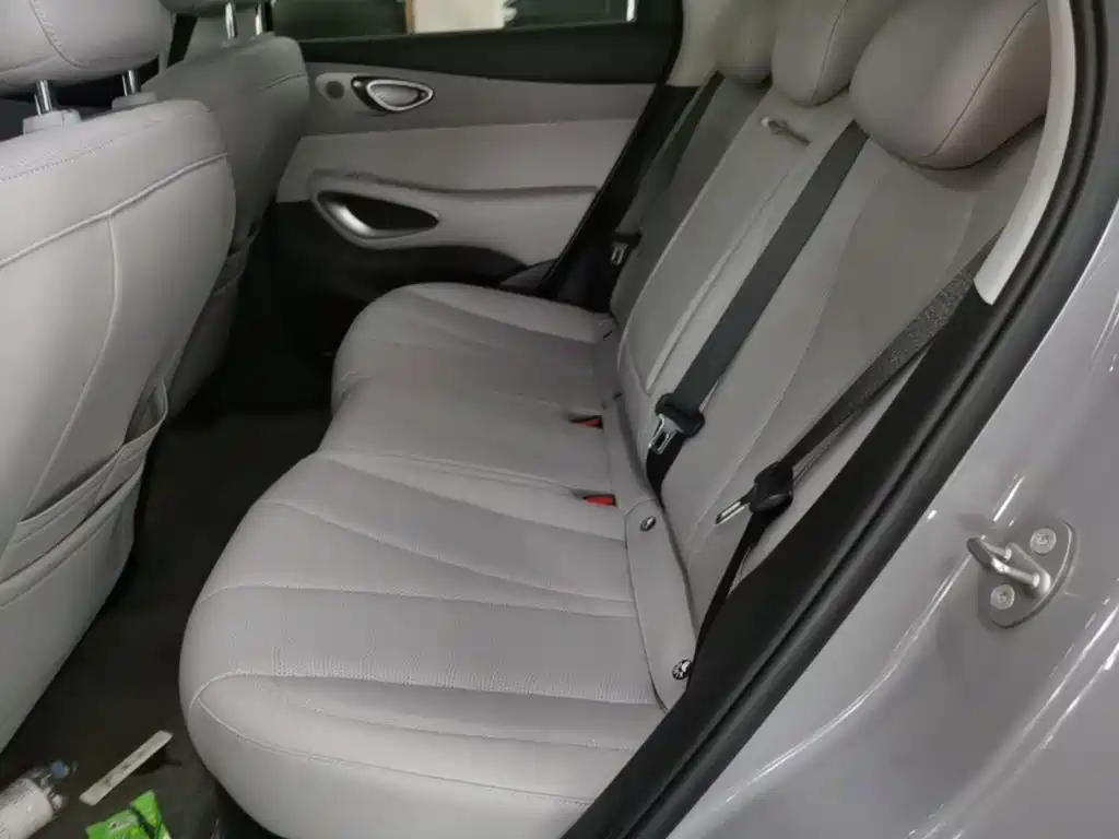 BYD Sealion 05 EV — миниатюра 17