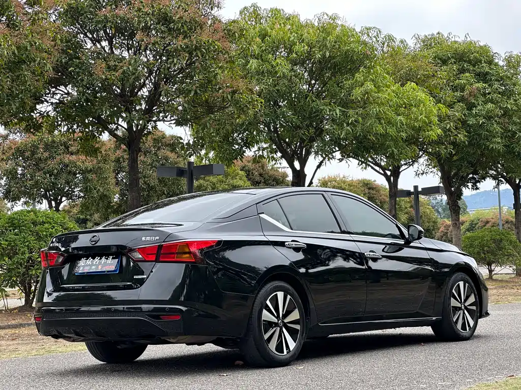 NISSAN TEANA