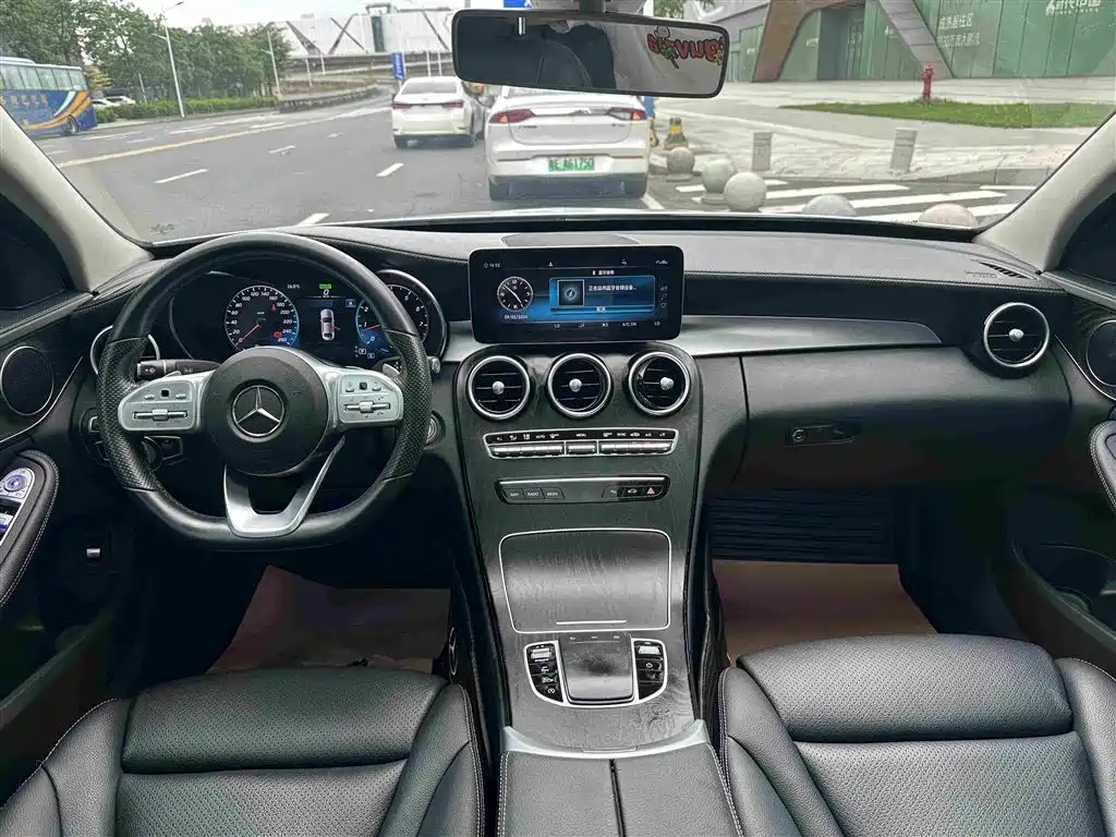 Mercedes-Benz C-Class — миниатюра 5