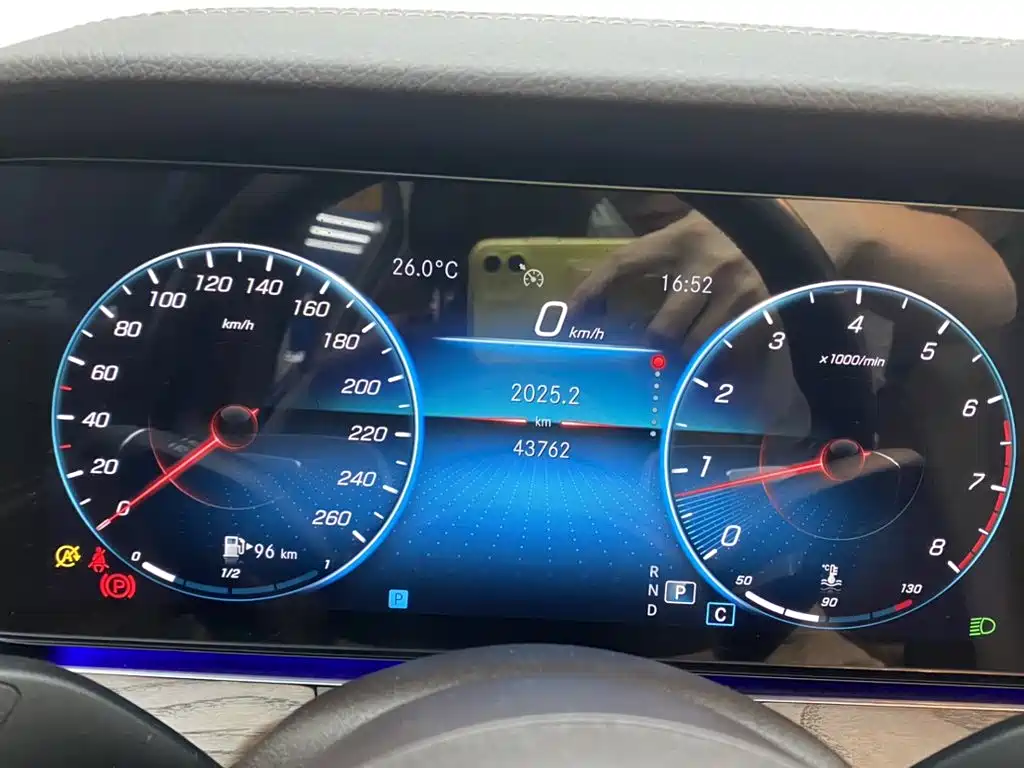 Mercedes-Benz E-Class — миниатюра 15