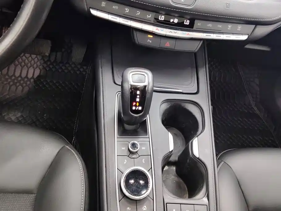 Cadillac XT4 — миниатюра 16