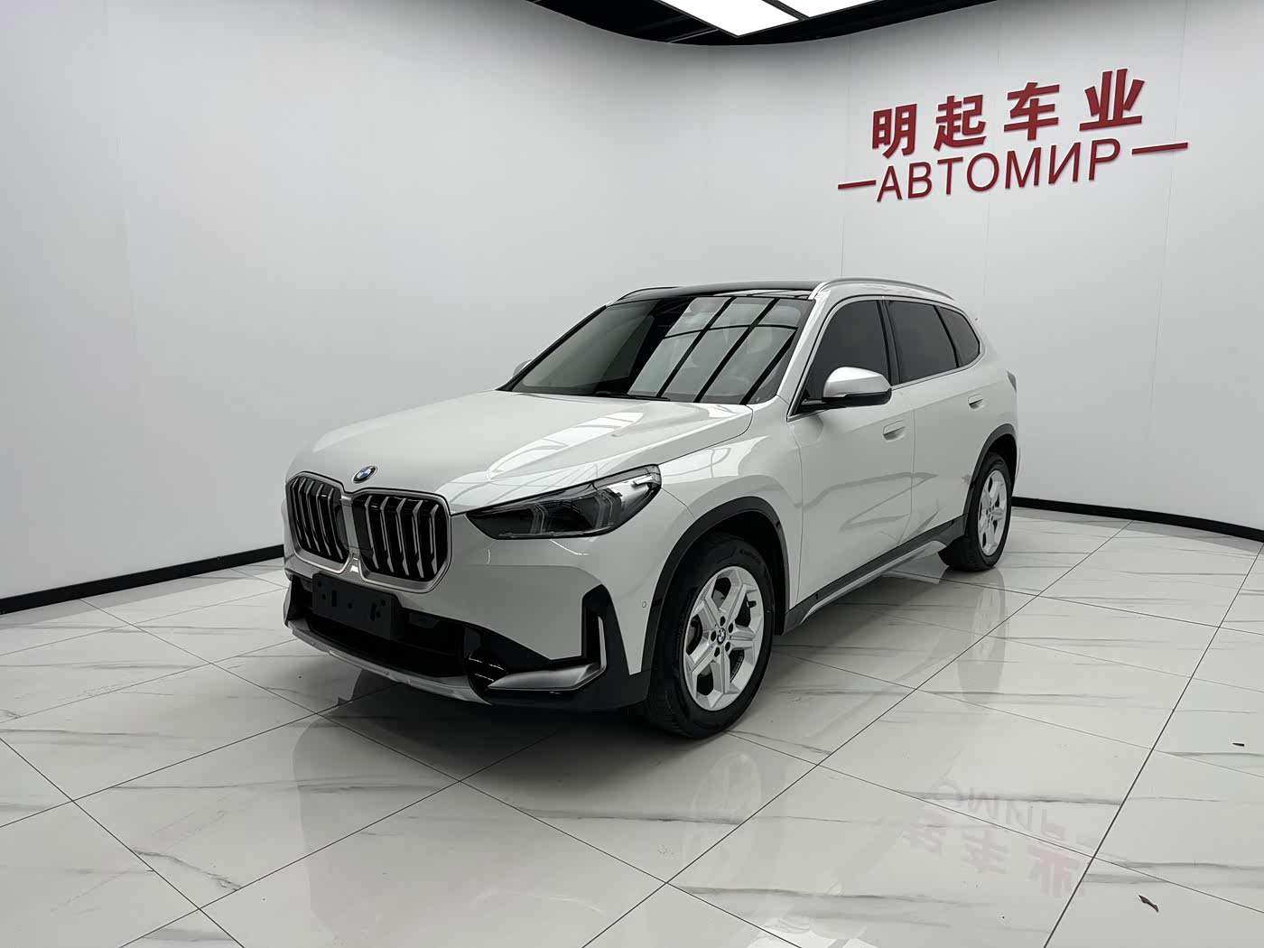 BMW X1 1.5 л 2024 г. Белый, пробег 32000 км