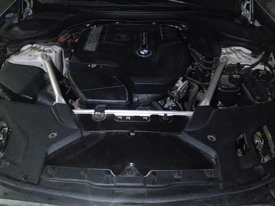 BMW 5 Series — миниатюра 10