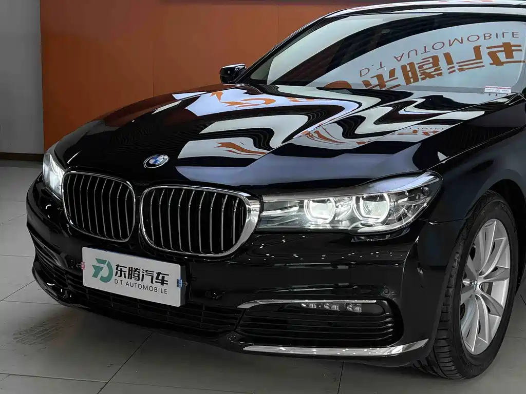 BMW 7 Series — миниатюра 4
