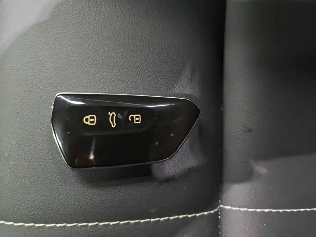 Volkswagen ID.4 X — миниатюра 9