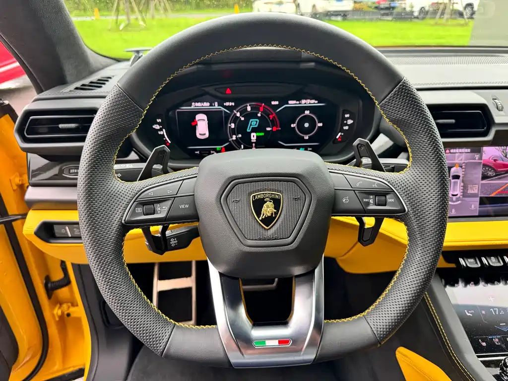Lamborghini Urus SE — миниатюра 9