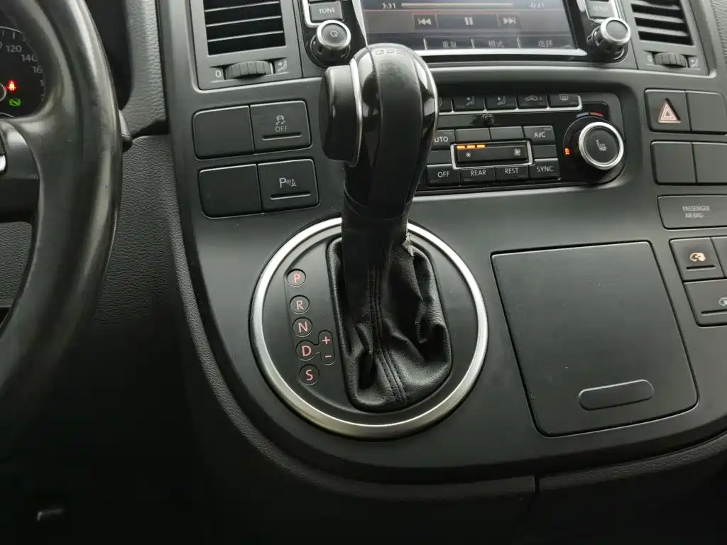 Volkswagen Multivan — миниатюра 13