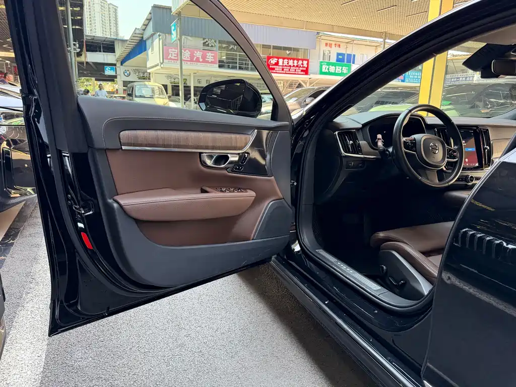 Volvo S90 — миниатюра 10