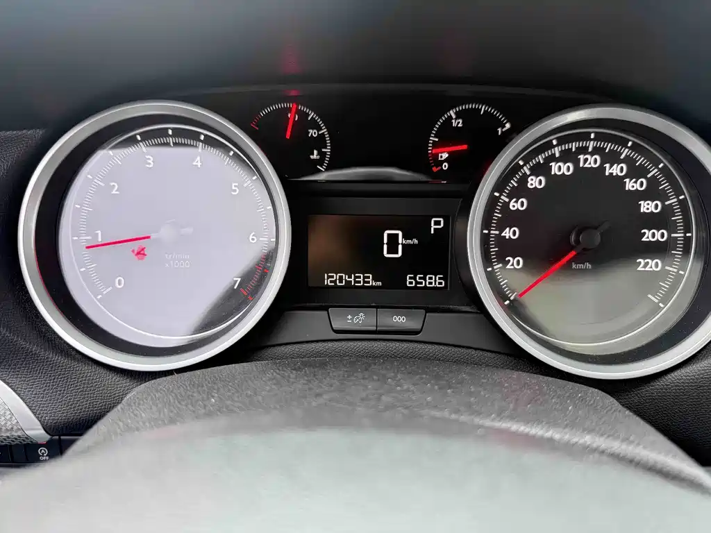 Peugeot 408 — миниатюра 11