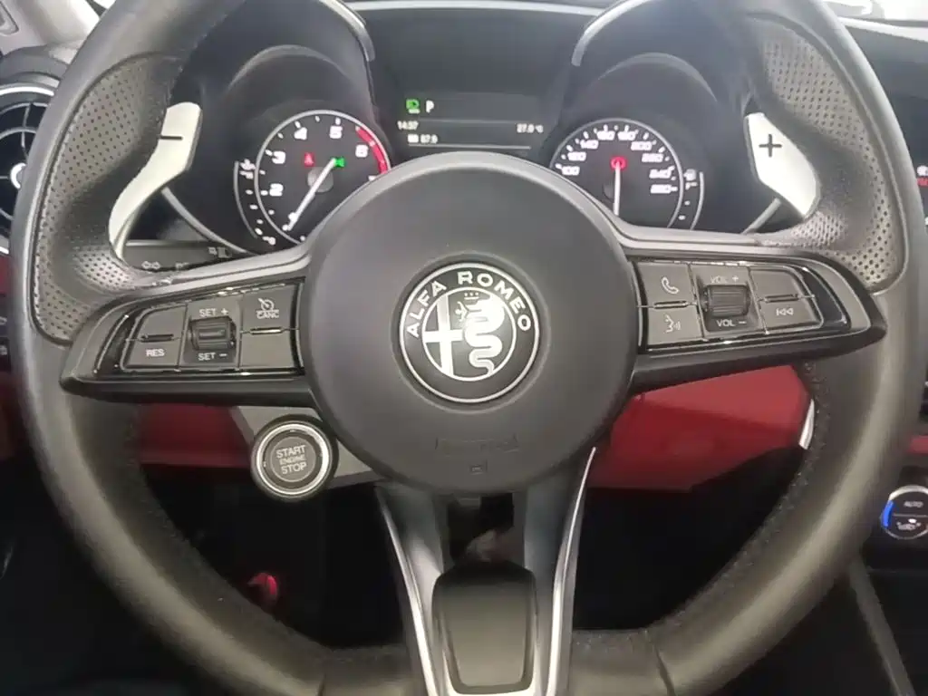 Alfa Romeo Giulia — миниатюра 11
