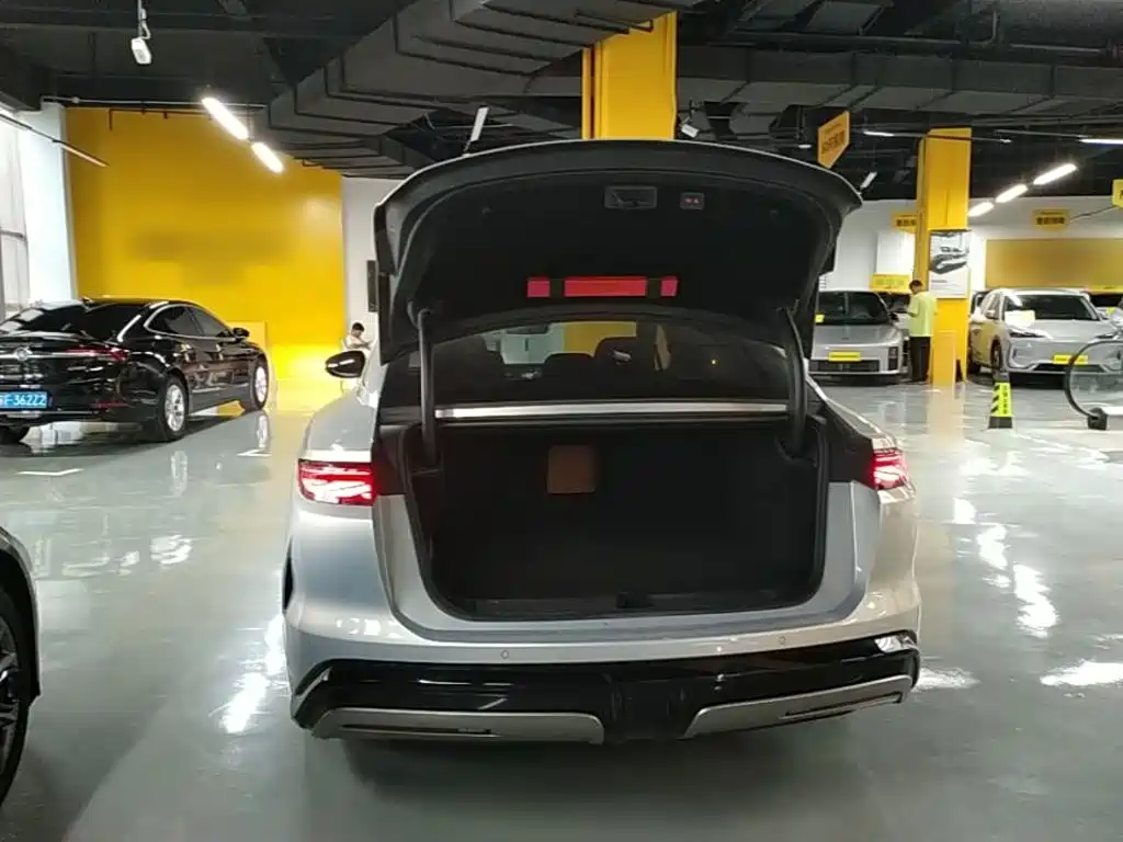 BYD Han L — миниатюра 19
