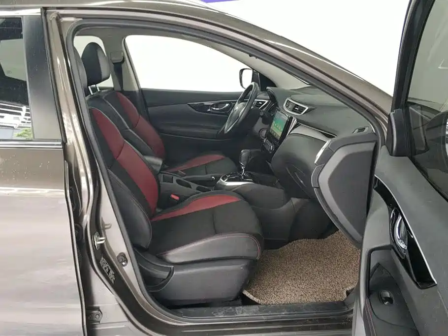 Nissan Qashqai 2017 2.0L CVT Luxury V