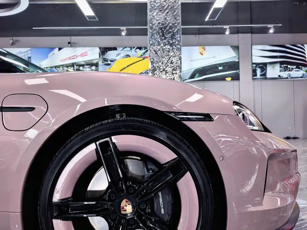 Porsche Taycan — миниатюра 10