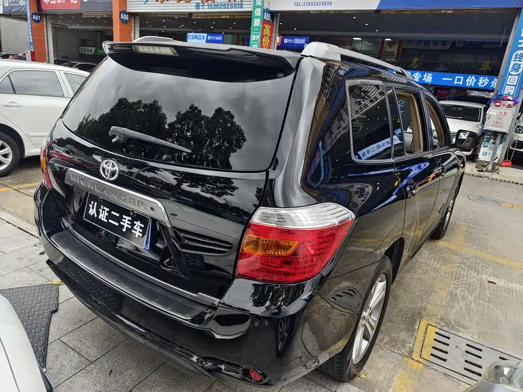 Toyota Highlander 2011 2.7L 7 мест Luxury