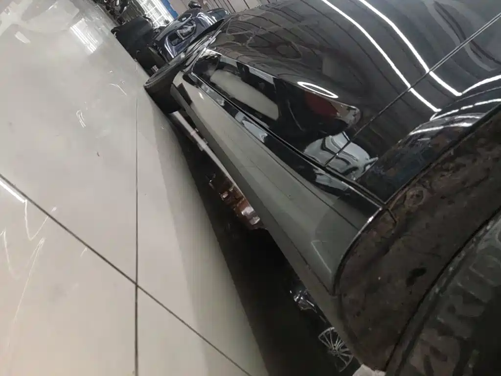 Tesla Model 3 — миниатюра 21