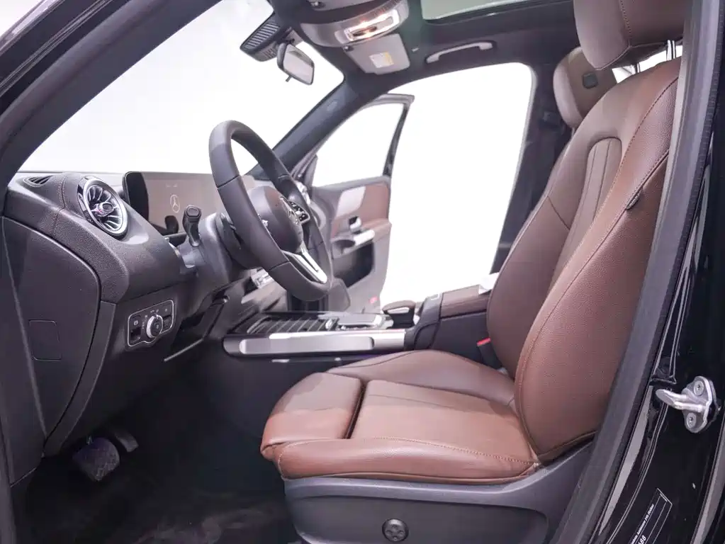 Mercedes-Benz GLB — миниатюра 22